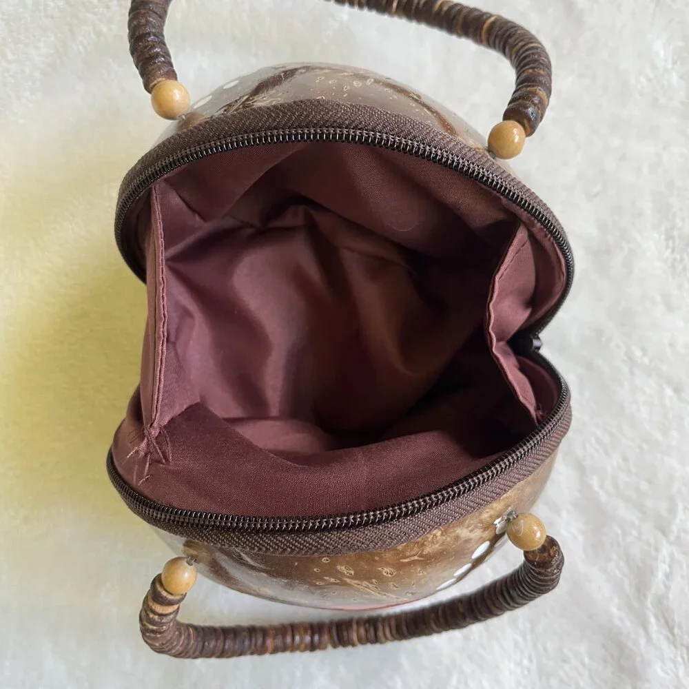 3/$30 🌟 Coconut Purse with Red Hibiscus Flower 🥥 🌺 - Picture 6 of 6